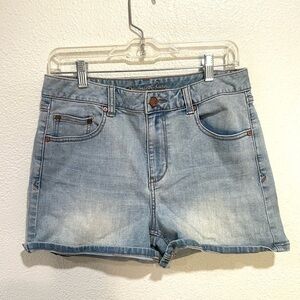 AMERICAN RAG light denim stretchy high rise roll hem midi shorts size 11